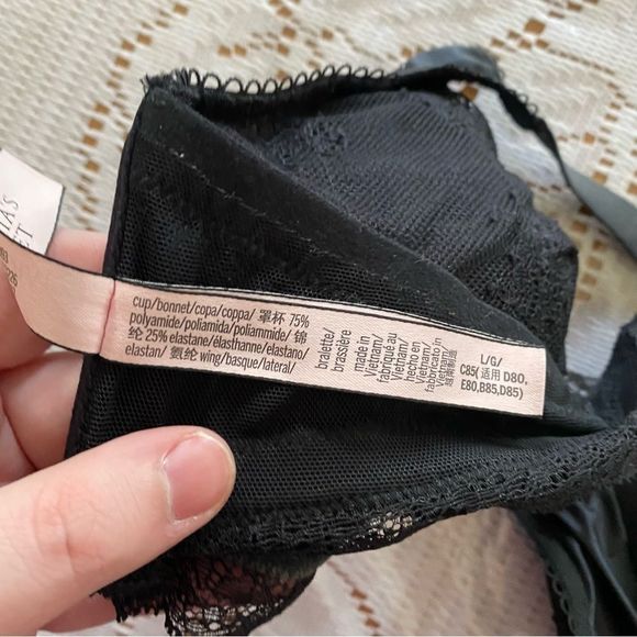 4/$20 ⭐️ Victoria’s Secret • Lace Triangle Cup Padded Bralette in Black - Picture 10 of 12